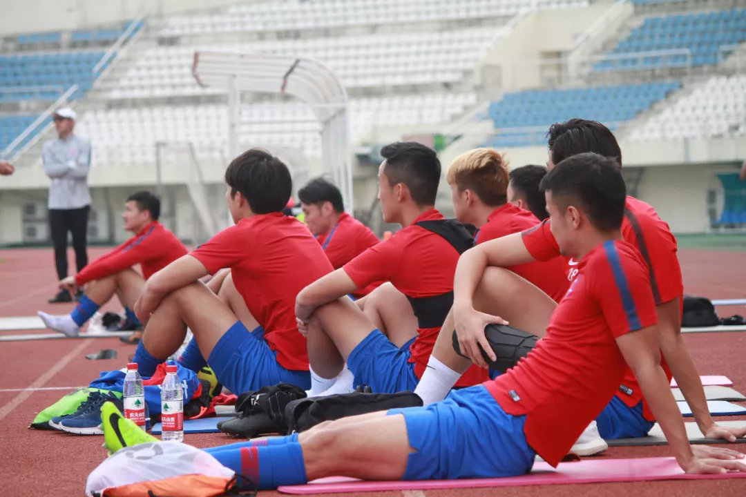 关于重庆斯威球员备战高强度,迎战劲旅的信息 关于重庆斯威球员备战高强度,迎战劲旅的信息