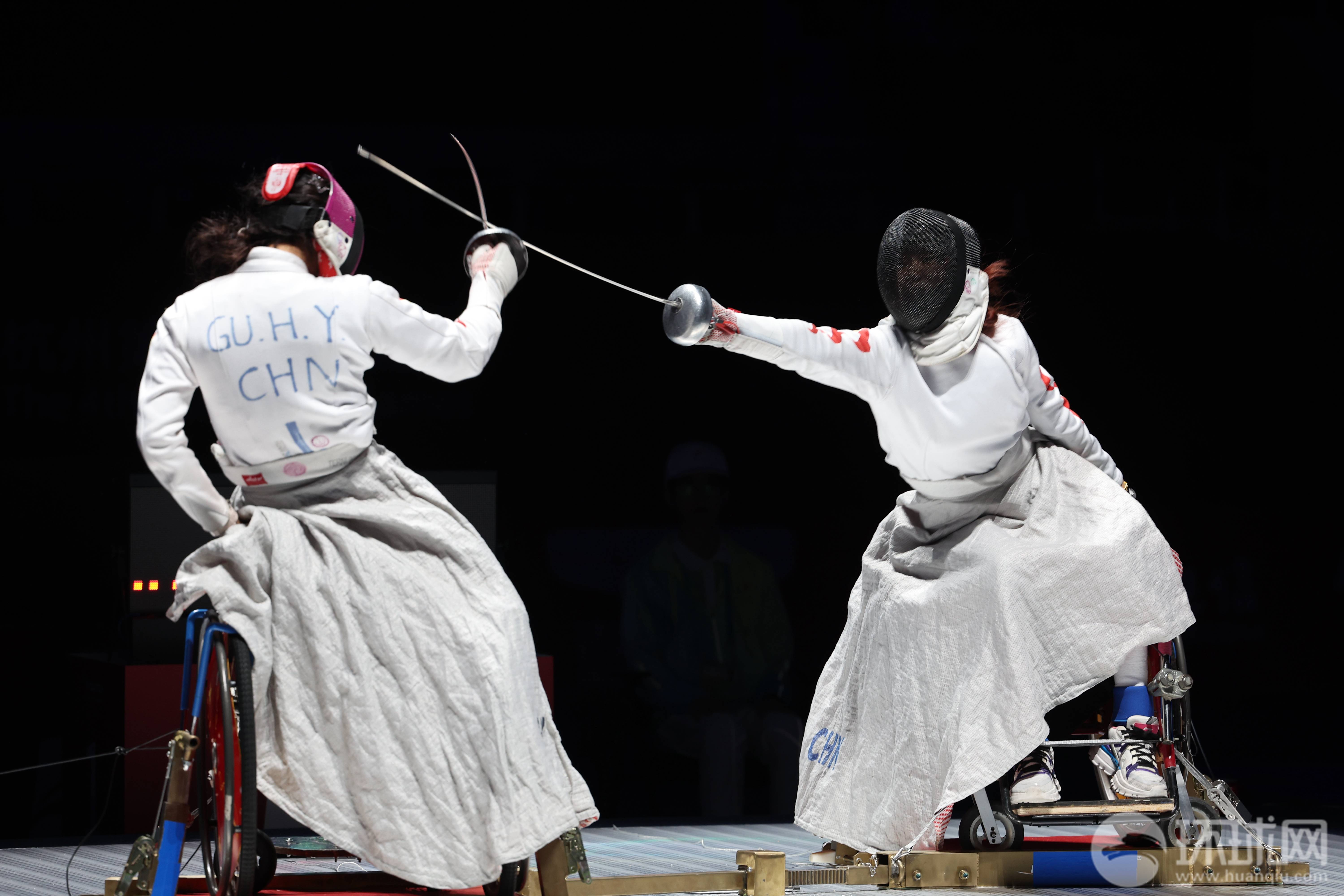 关于激战一触即发:击剑女子重剑冠军争夺燃情上演的信息 关于激战一触即发:击剑女子重剑冠军争夺燃情上演的信息