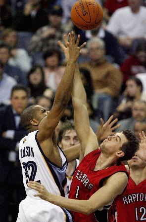 关于约瑟夫猛龙复出连中记三分,砍+胜灰熊的信息 关于约瑟夫猛龙复出连中记三分,砍+胜灰熊的信息