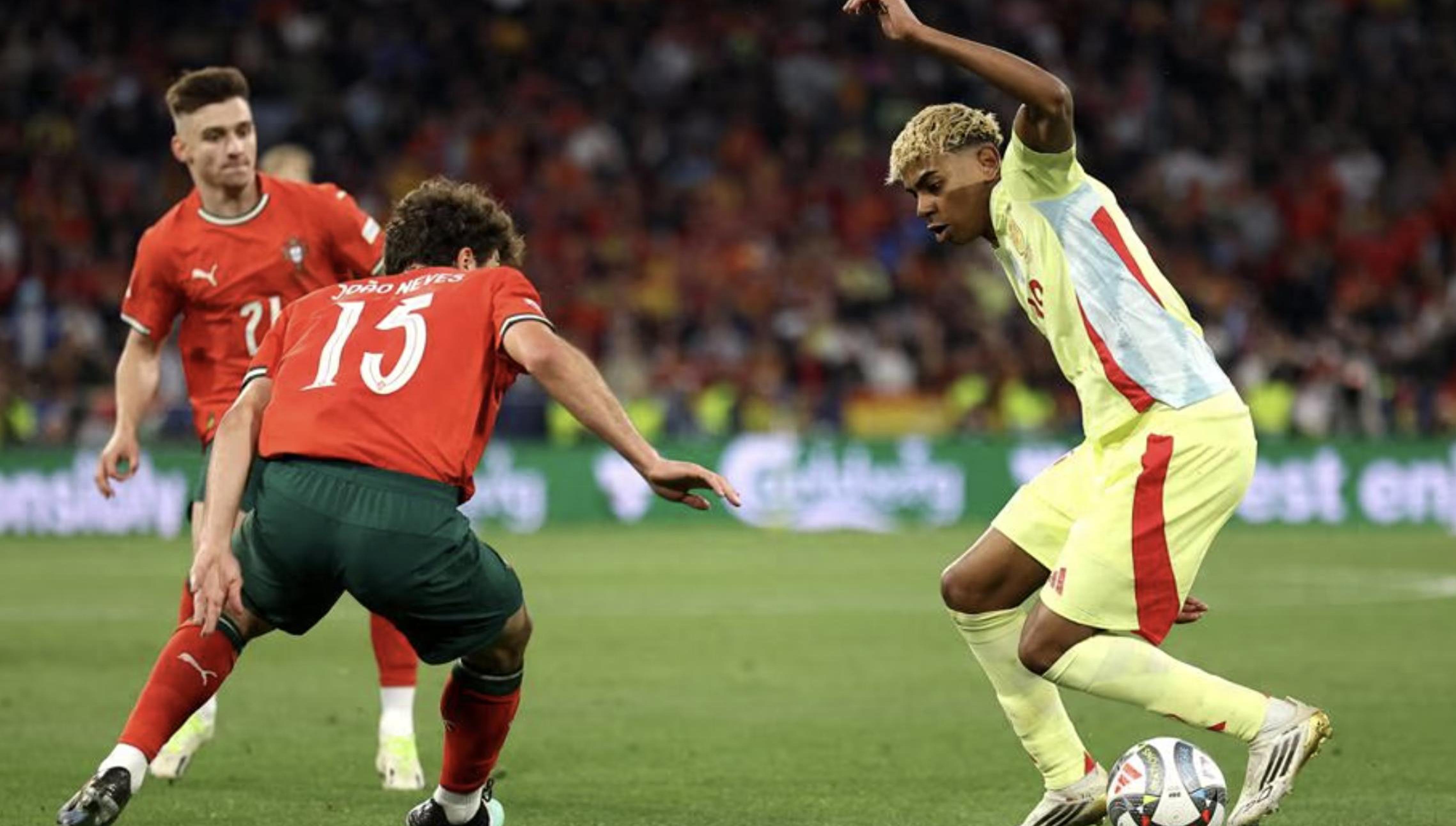 葡萄牙队员顽强拼搏成功进入半决赛 葡萄牙队员顽强拼搏成功进入半决赛