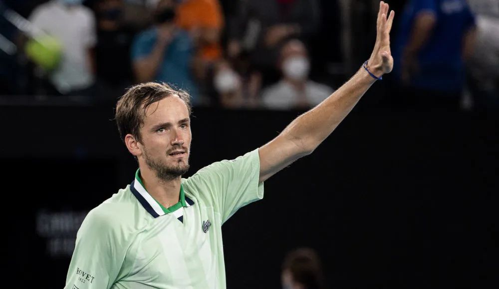 ATP总决赛险胜澳网,梅德韦杰夫高光表现 ATP总决赛险胜澳网,梅德韦杰夫高光表现