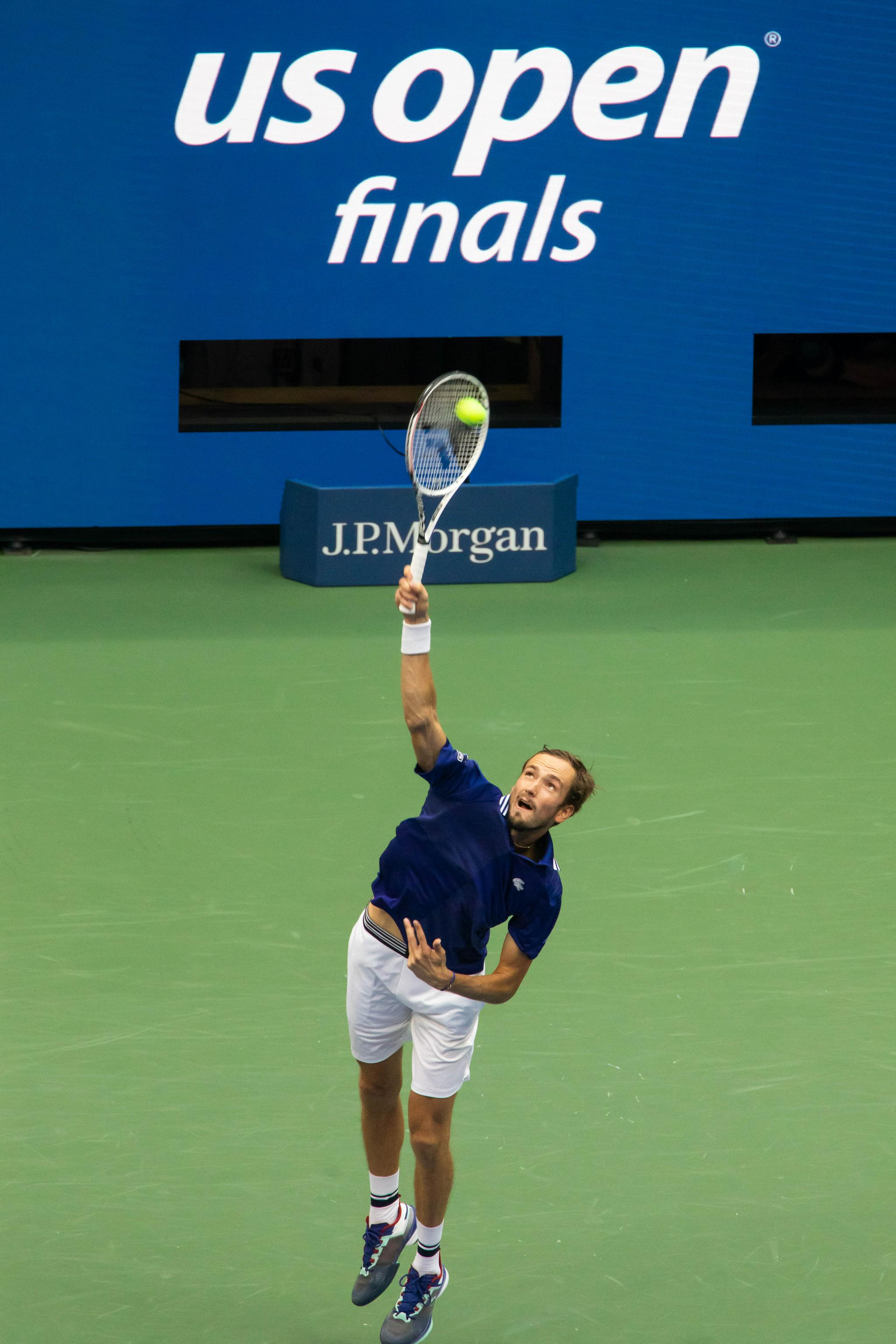 ATP总决赛险胜澳网,梅德韦杰夫高光表现 ATP总决赛险胜澳网,梅德韦杰夫高光表现