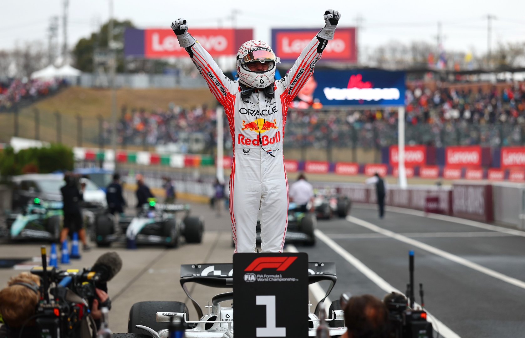 迈凯伦横扫威廉姆斯,维斯塔潘点燃赛场的简单介绍 迈凯伦横扫威廉姆斯,维斯塔潘点燃赛场的简单介绍