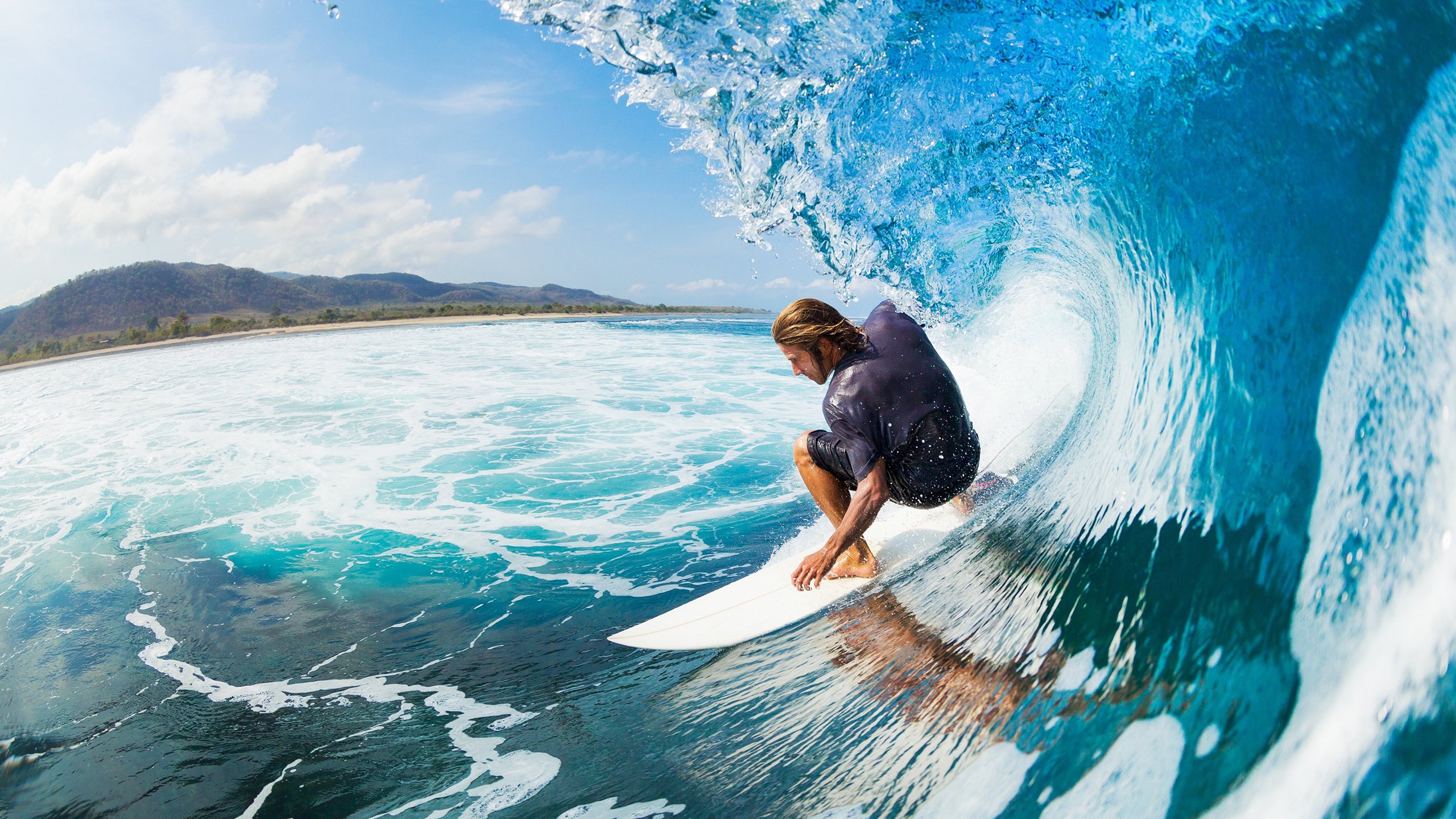 暗夜刀锋,阿尔瓦雷斯如何将F1街道赛写成一部极限驾驶教科书