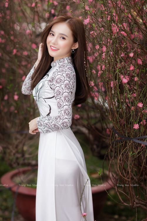 东西对话下的绿茵镜鉴,孙兴慜的无争议最佳与比利亚雷亚尔的战术击溃